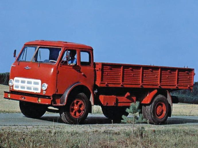 7 знаменитых грузовиков СССР